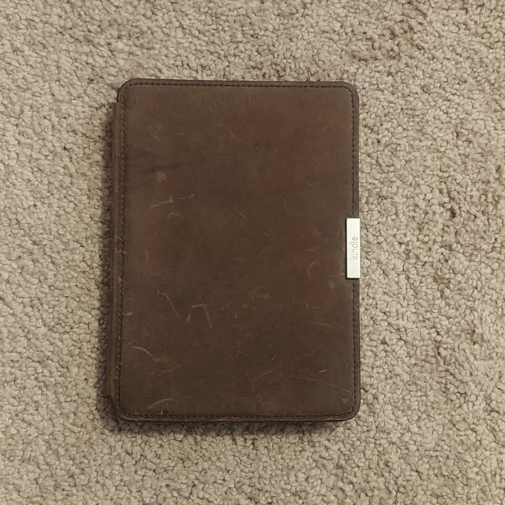 Kindle Paperwhite 7th gen, pre-owned!